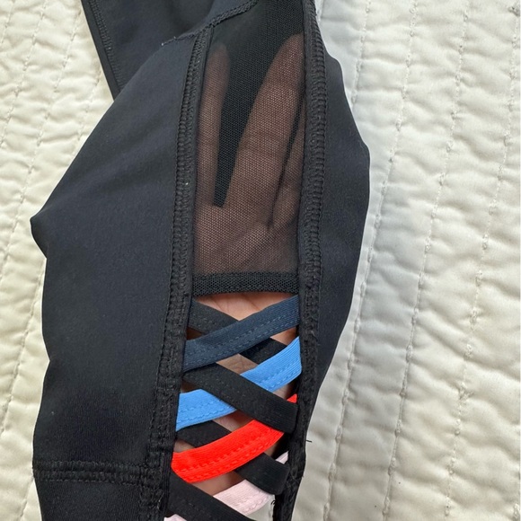 Fila Workout Black Capris with Red and Blue Accents in Size S - Picture 9 of 10